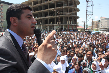 Demirtaş, Yüksekova'da 19