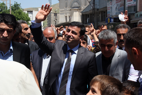 Demirtaş, Yüksekova'da 9