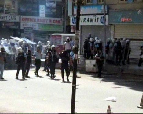 Diyarbakır'da Polis Müdahalesi 11