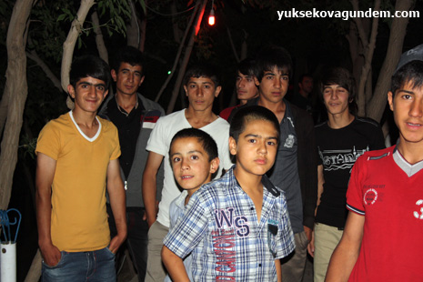 Vatandaş İftardan Sonra Parklara Akın Ediyor 13