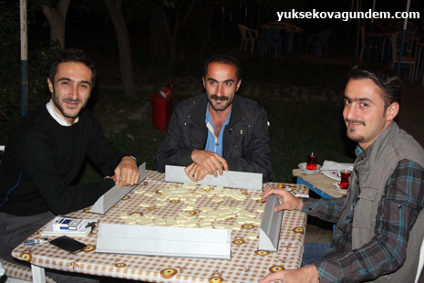 Vatandaş İftardan Sonra Parklara Akın Ediyor 34