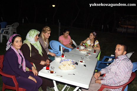 Vatandaş İftardan Sonra Parklara Akın Ediyor 4