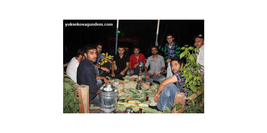 Vatandaş İftardan Sonra Parklara Akın Ediyor