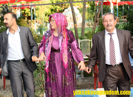 Kayhan Ailesinin Mutlu Günü 22