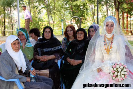 Kayhan Ailesinin Mutlu Günü 44
