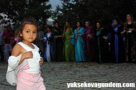 Kayhan Ailesinin Mutlu Günü 54
