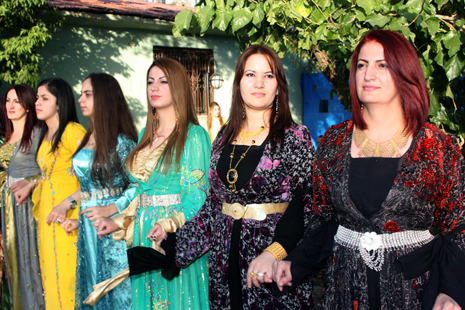 Aka Ailesinin Mutlu Günü 35