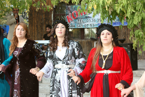 Aka Ailesinin Mutlu Günü 52
