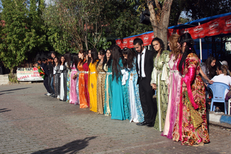 Aka Ailesinin Mutlu Günü 60