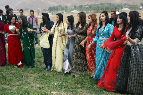 Yüksekova Düğünleri (06-07) Ekim 2012 109