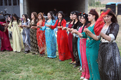 Yüksekova Düğünleri (06-07) Ekim 2012 110