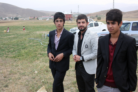 Yüksekova Düğünleri (06-07) Ekim 2012 111