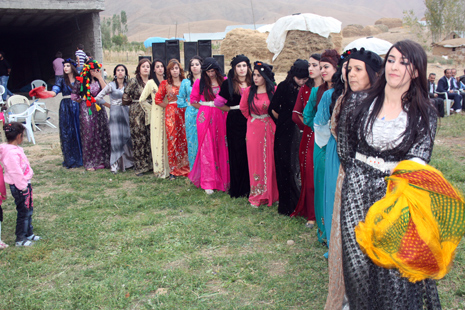 Yüksekova Düğünleri (06-07) Ekim 2012 112