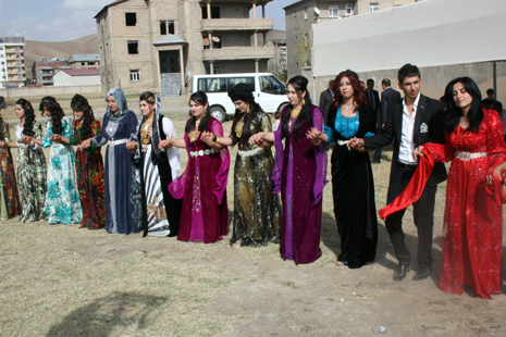 Yüksekova Düğünleri (06-07) Ekim 2012 13