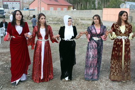 Yüksekova Düğünleri (06-07) Ekim 2012 37
