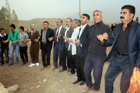 Yüksekova Düğünleri (06-07) Ekim 2012 56