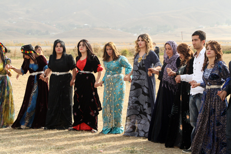 Yüksekova Düğünleri (06-07) Ekim 2012 95