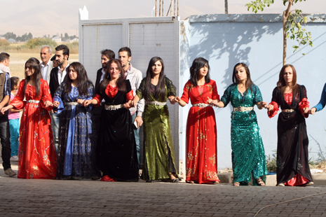 Yüksekova Düğünleri (06-07) Ekim 2012 96