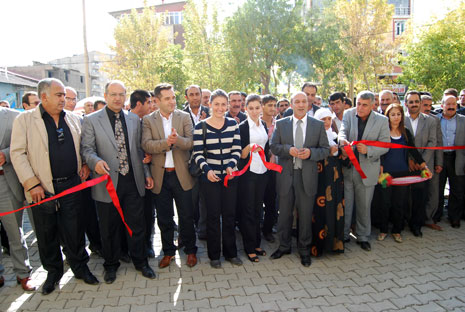 Yüksekova'da Sanat Sokağının Açılışı Yapıldı 3