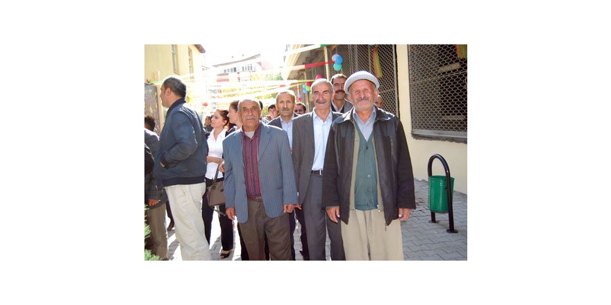 Yüksekova'da Sanat Sokağının Açılışı Yapıldı