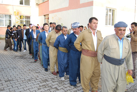 Yüksekova Düğünleri (20-21) Ekim 2012 21