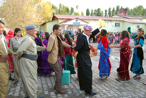 Yüksekova Düğünleri (20-21) Ekim 2012 33