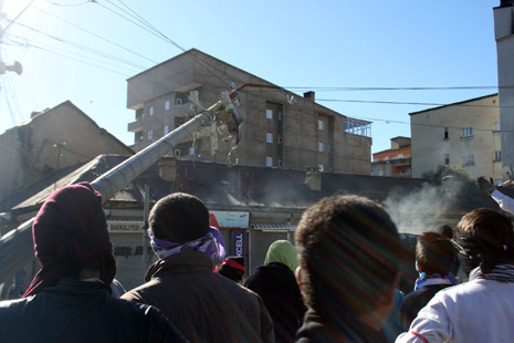 Yüksekova Savaş Alanına Döndü 14