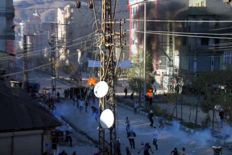 Yüksekova Savaş Alanına Döndü 5