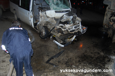 Yüksekova'da Kaza 4 Kişi Yaralandı 10