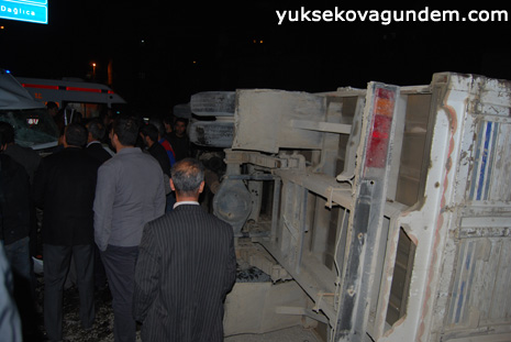 Yüksekova'da Kaza 4 Kişi Yaralandı 11