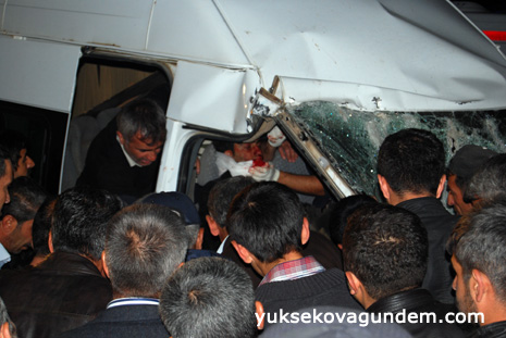 Yüksekova'da Kaza 4 Kişi Yaralandı 4