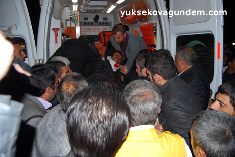 Yüksekova'da Kaza 4 Kişi Yaralandı 7
