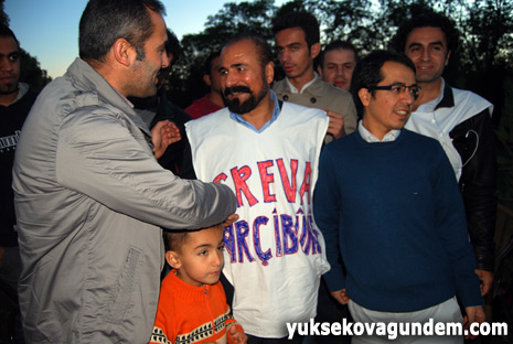 ŞIVAN PERWER AÇLIK GREVİN'DE 10