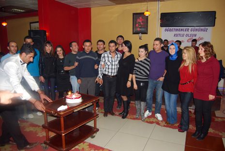 Öğretmenler Gece'de Coşkuyla Eğlendi 12
