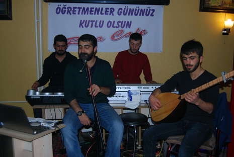 Öğretmenler Gece'de Coşkuyla Eğlendi 18