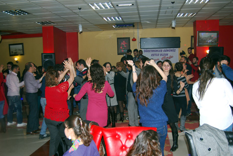 Öğretmenler Gece'de Coşkuyla Eğlendi 23