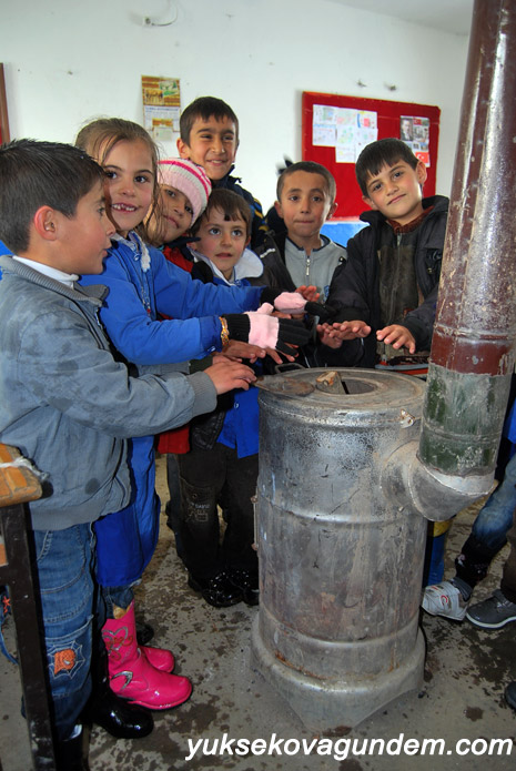 Sobayla Isınıp Ders İşliyorlar 12