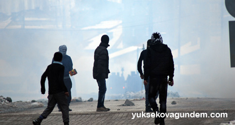 Yüksekova'da Cenaze Gerginliği 12