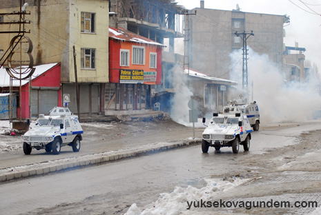 Yüksekova'da Cenaze Gerginliği 14