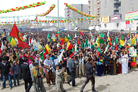 Gever'de Newroz Devam Ediyor 14