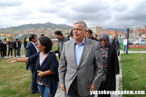 Akil İnsanlar Yüksekova'da 1