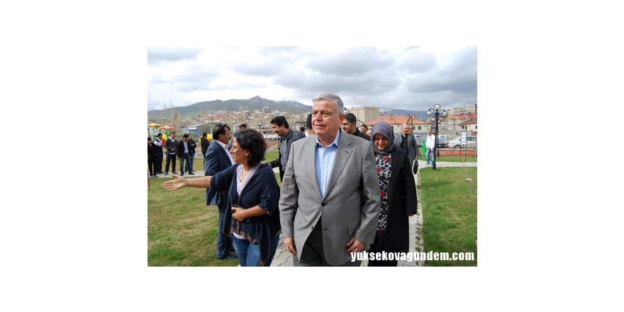 Akil İnsanlar Yüksekova'da