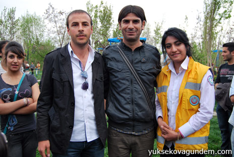 Hivron Yüksekova'da hayranlarıyla buluştu 27