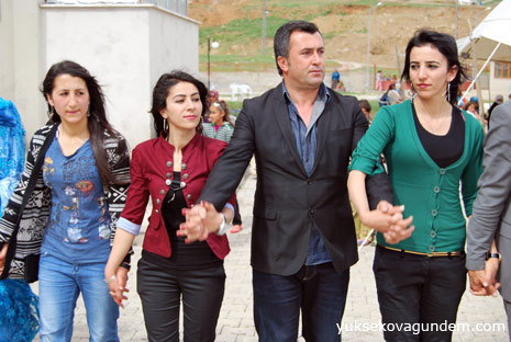 Yüksekova Düğünleri (11-12) Mayıs 2013 44