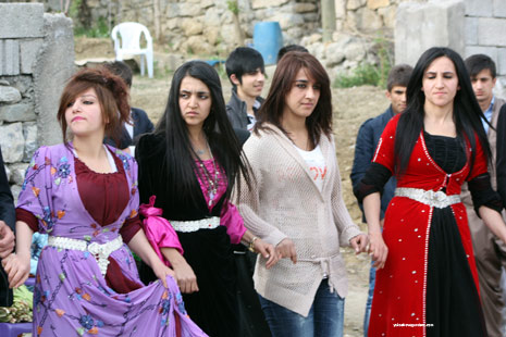 Yüksekova Düğünleri (11-12) Mayıs 2013 86
