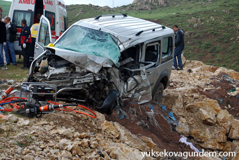 Yüksekova'da Kaza 2 Ölü 4