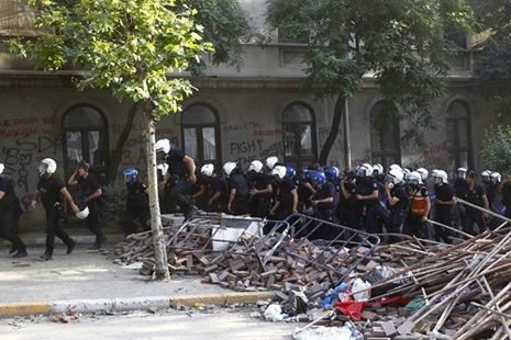 Taksim'e polis baskınından ilk kareler 6