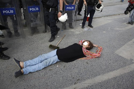 Taksim'e polis baskınından ilk kareler 8