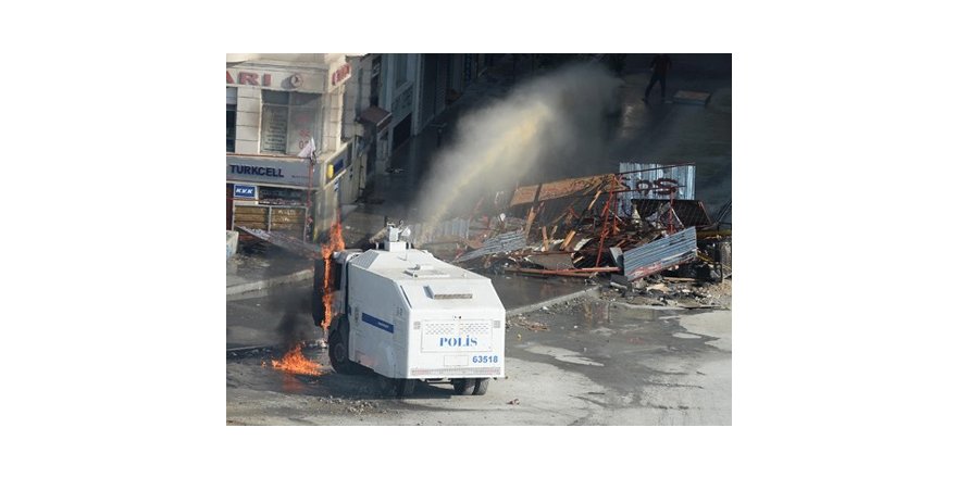Taksim'e polis baskınından ilk kareler