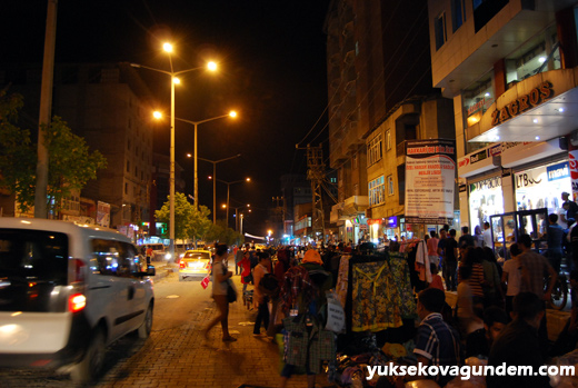 Yüksekova'da Bayram Arifesi 15